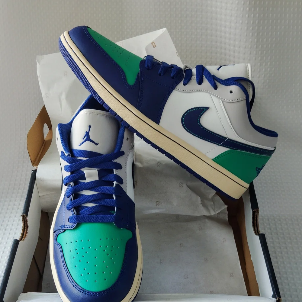 Air Jordon 1 Low Mens Size 10.5 - Picture 5 of 7